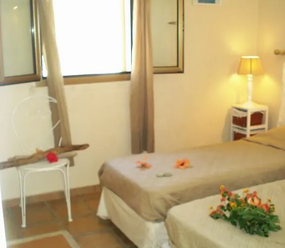 Nyaraló Le Cabanon *